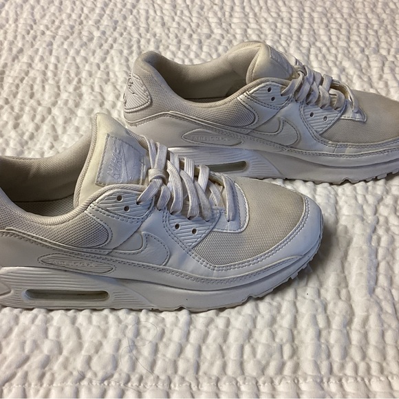 Nike Air Max 90 Triple White Women's Size 10 DH8010-100 $60 - Picture 2 of 7